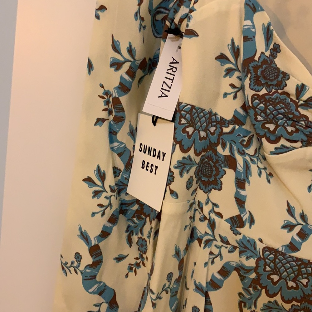 Clothes - Picture 2 of 4